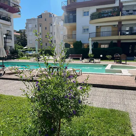 Damian's Cozy Pool Apartmán Peraía